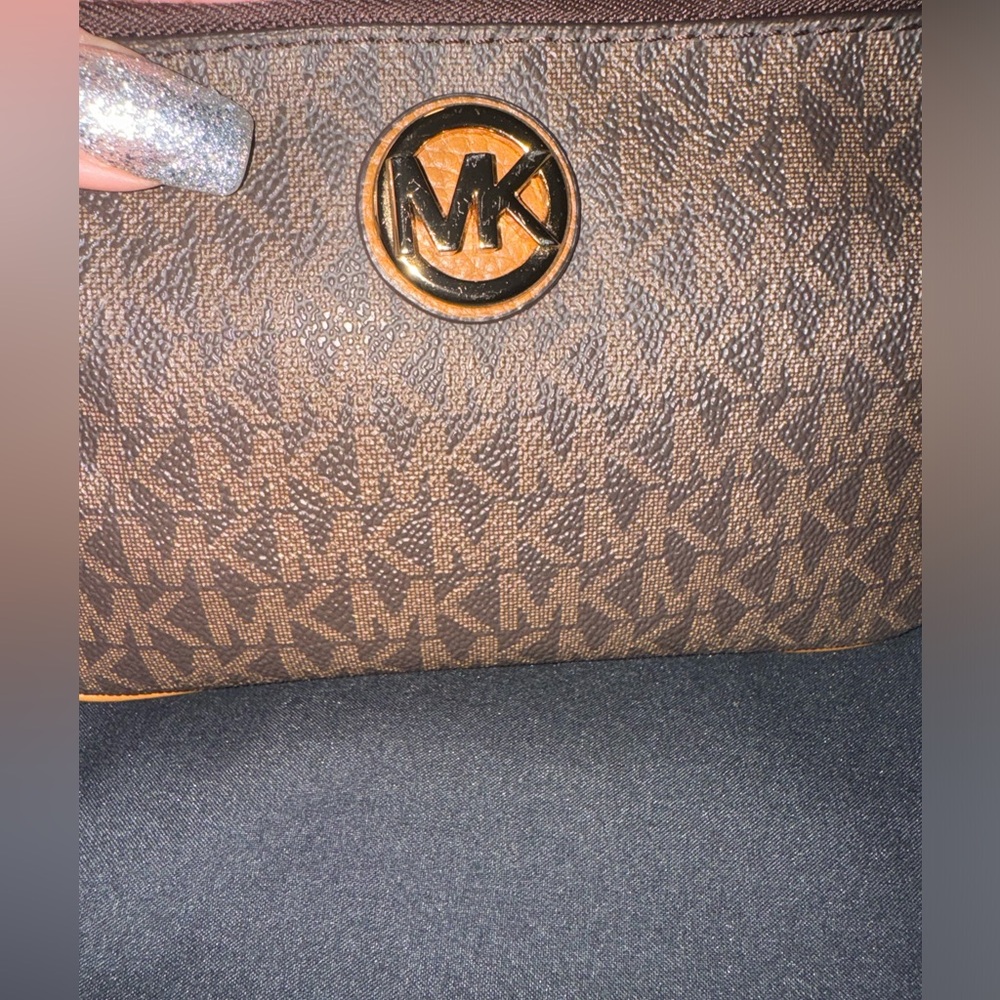 Michael Kors clutch wristlet - Picture 9 of 9